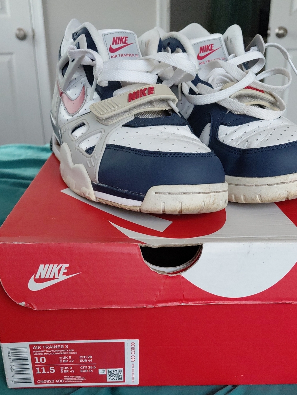 Nike White & Navy Sneakers with Red Accents